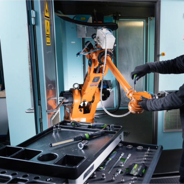 Repair of a robot arm